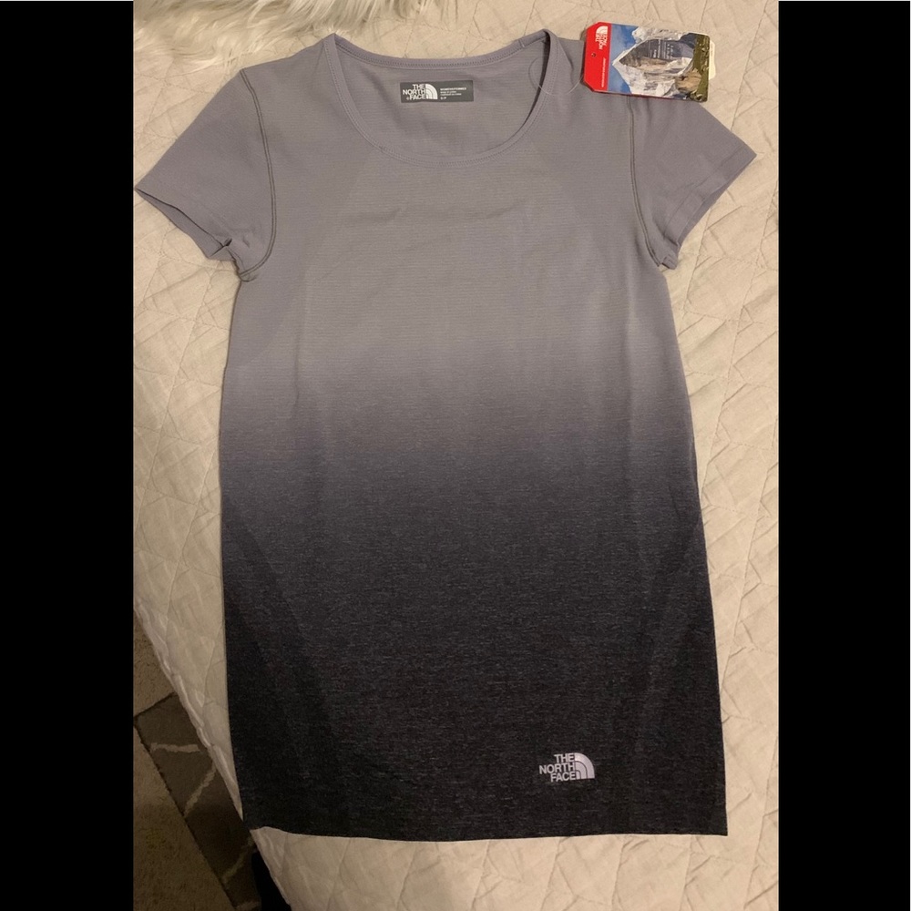 NWT North Face Women’s Seamless T